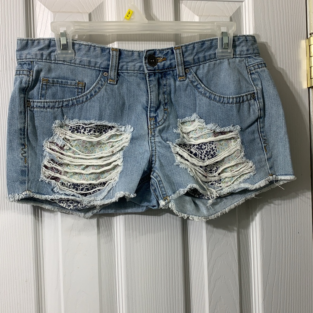 Mossimo Supply Co Brand Shorts Fit 6 Mossimo Supply Co Brand Shorts Fit 6